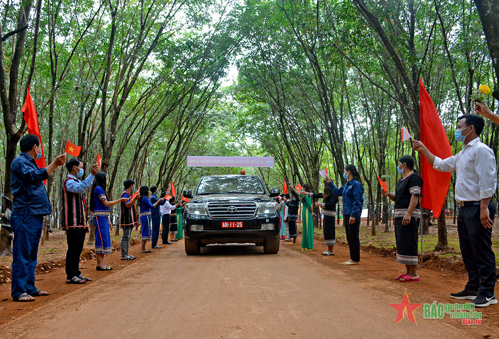 Niềm vui trên con đường mới