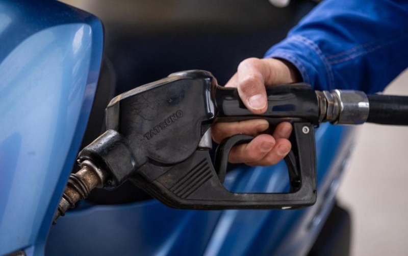 Giá xăng dầu liệu có giảm mạnh vào chiều nay 10-12?