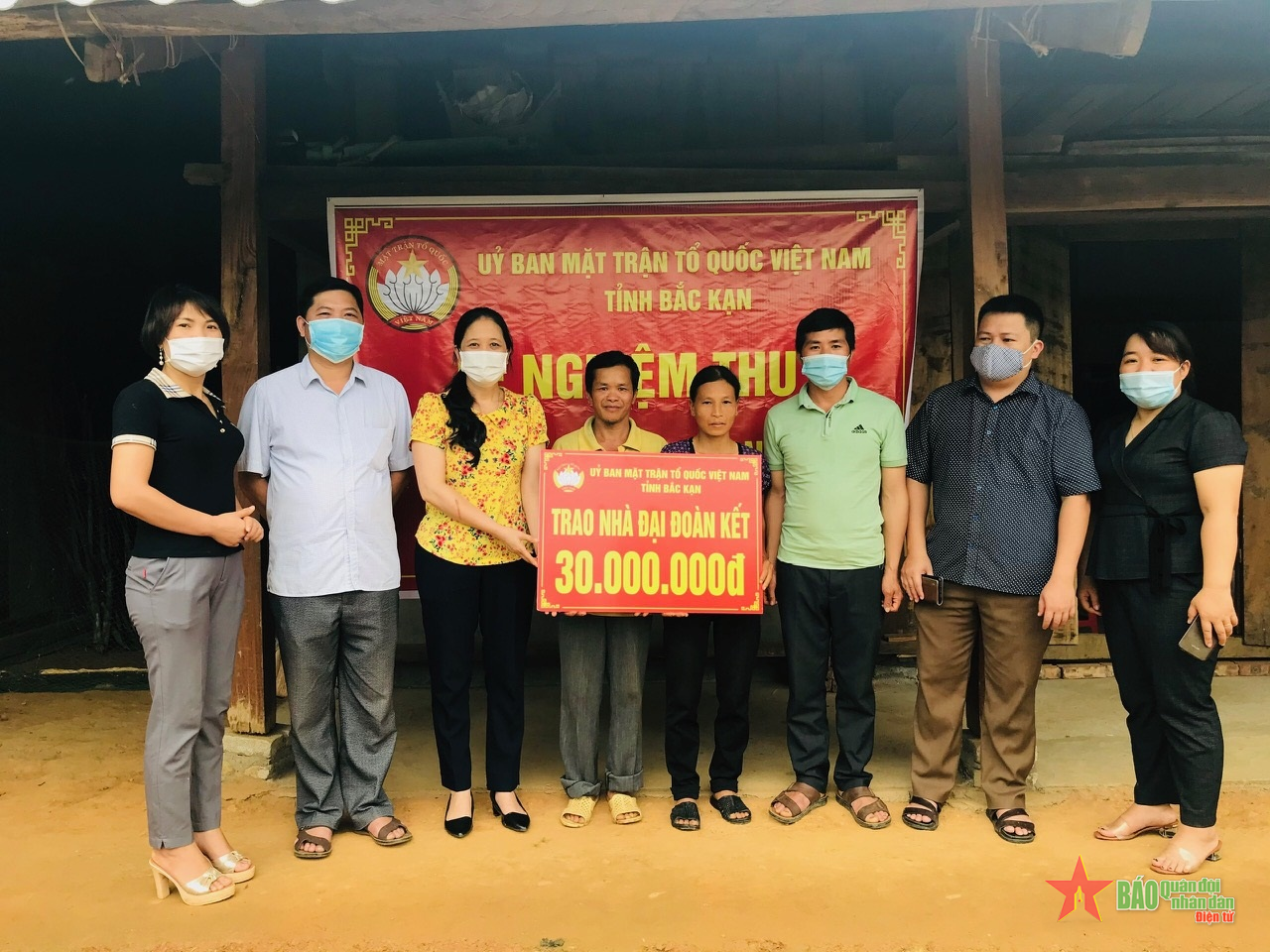  Những ngôi nhà của tình đoàn kết