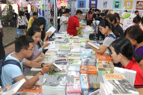 Thực tâm và thực chất phát triển văn học