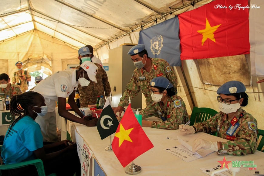 Bác sĩ mũ nồi xanh Việt Nam phòng, chống HIV/AIDS tại Nam Sudan