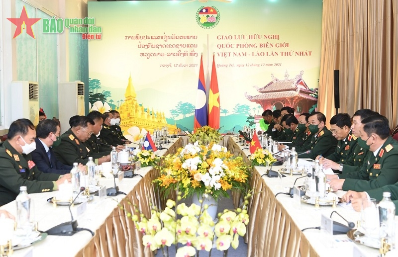 Giao lưu hữu nghị quốc phòng biên giới Việt Nam-Lào lần thứ nhất: Đại tướng Phan Văn Giang hội đàm với Đại tướng Chansamone Chanyalath