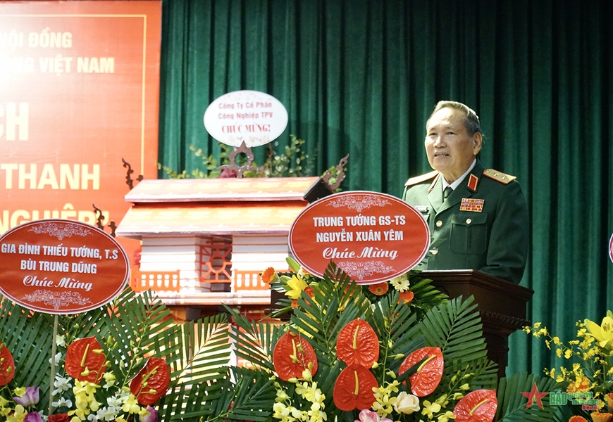 Lễ trao tặng sách “Đại tướng Phùng Quang Thanh - thân thế, cuộc đời và sự nghiệp"