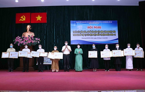 TP Hồ Chí Minh tri ân lực lượng tình nguyện viên tôn giáo hỗ trợ tại các bệnh viện
