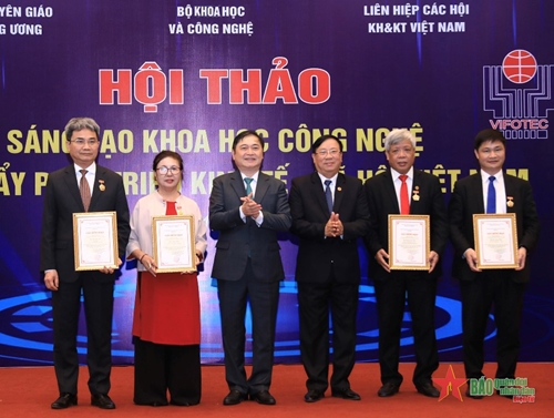 Sáng tạo khoa học công nghệ thúc đẩy phát triển kinh tế-xã hội Việt Nam
