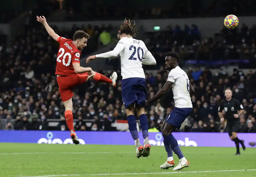Liverpool chia điểm cùng Tottenham sau màn rượt đuổi tỷ số nghẹt thở