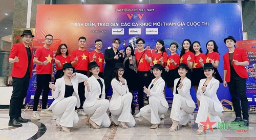 Lan tỏa năng lượng tích cực trong MV “Việt Nam ngày nắng mới”