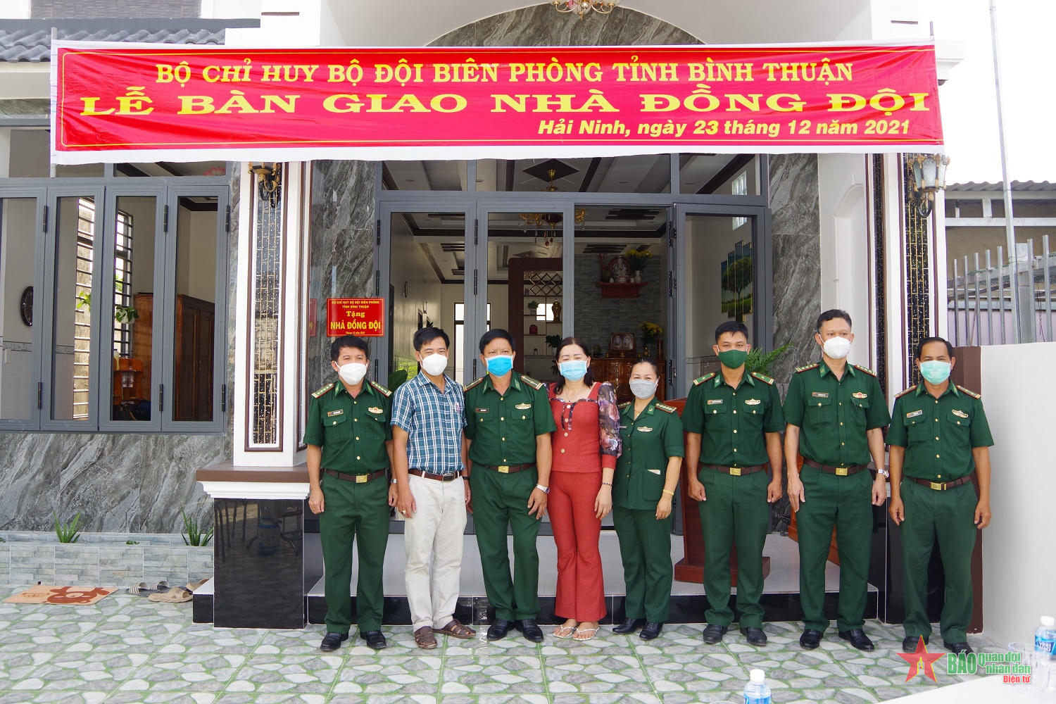 Bàn giao “Nhà đồng đội” cho quân nhân khó khăn