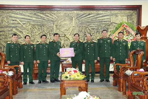 Thượng tướng Hoàng Xuân Chiến thăm, kiểm tra Bộ Chỉ huy quân sự tỉnh Thừa Thiên Huế