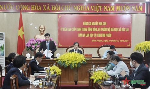 Bộ trưởng Bộ Giáo dục và Đào tạo làm việc tại tỉnh Bình Phước