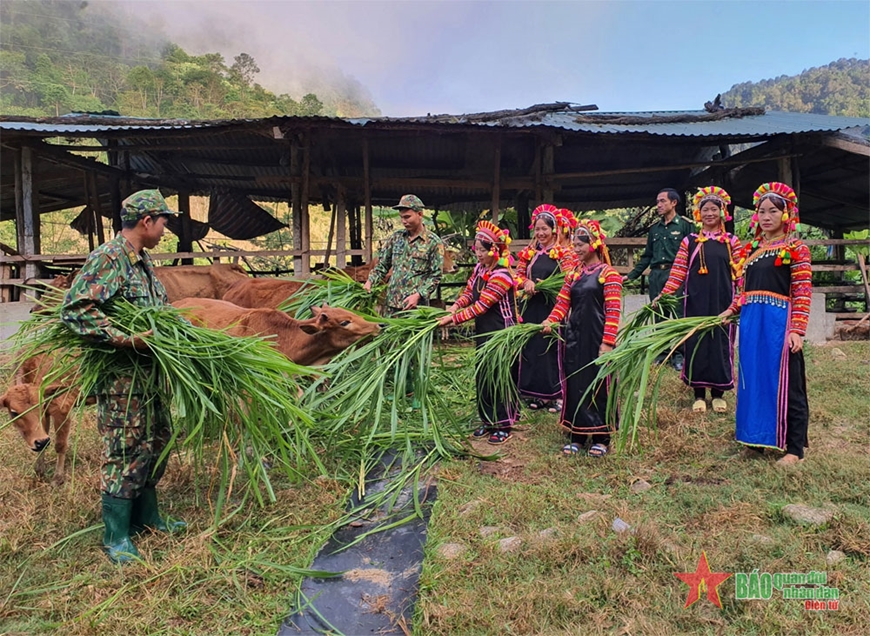 Phát triển đảng viên vùng đồng bào các dân tộc thiểu số ở Tây Bắc: Gỡ khó trong công tác tạo nguồn