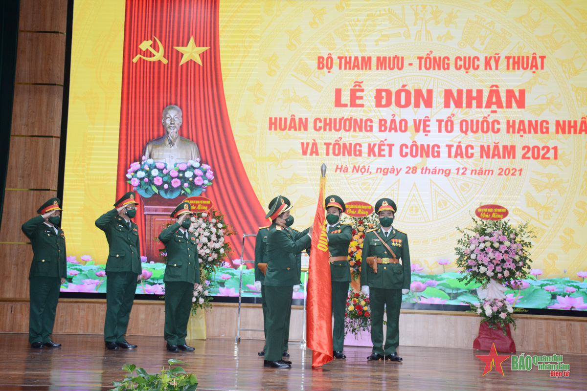 Bộ Tham mưu Tổng cục Kỹ thuật đón nhận Huân chương Bảo vệ Tổ quốc hạng Nhất