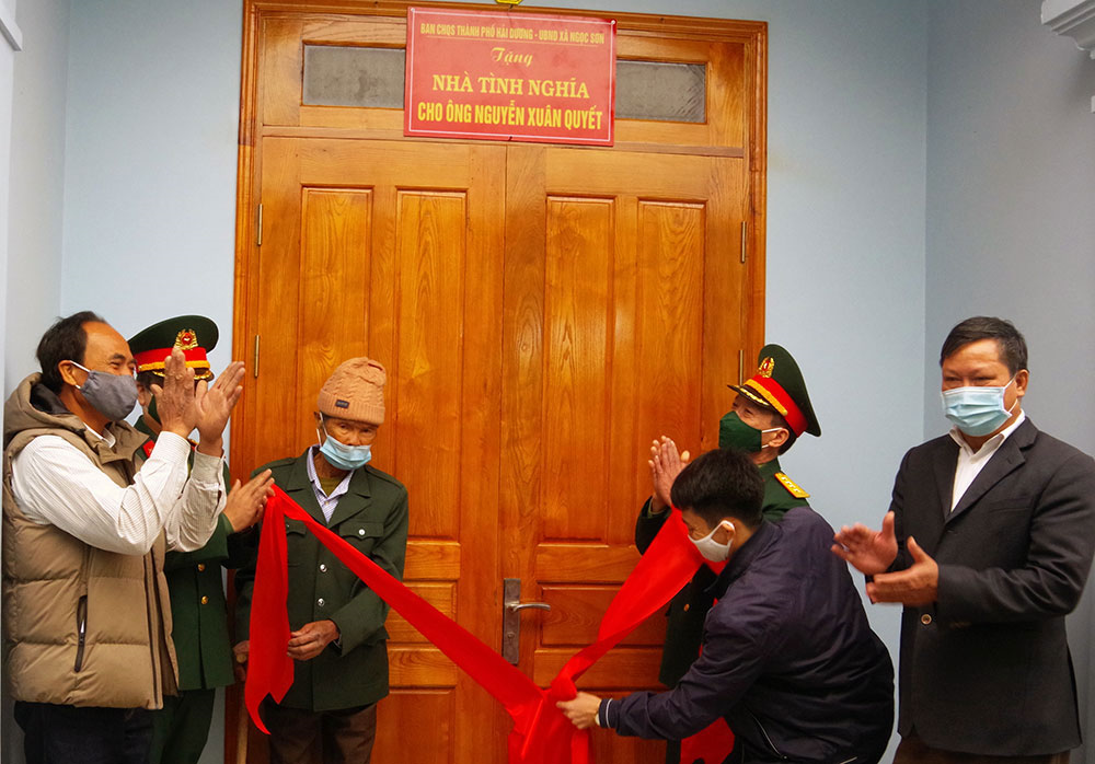 Khánh thành và bàn giao Nhà tình nghĩa tặng gia đình nạn nhân chất độc da cam