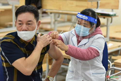 Hà Nội: Quận Hà Đông bắt đầu tổ chức tiêm vắc xin mũi 3 phòng Covid-19