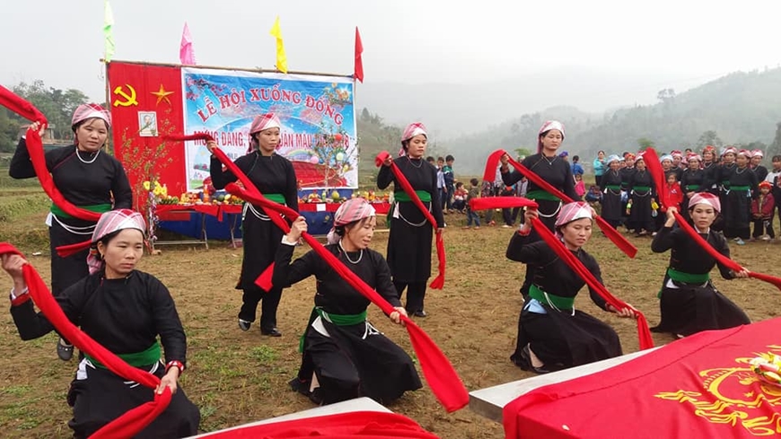 Mùa xuân vui hội xuống đồng