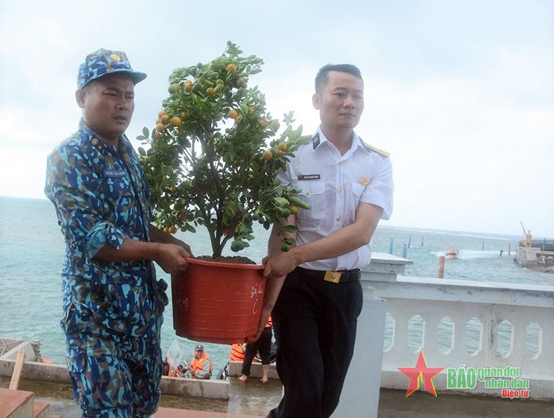 Chuẩn bị đón Tết ở Trường Sa