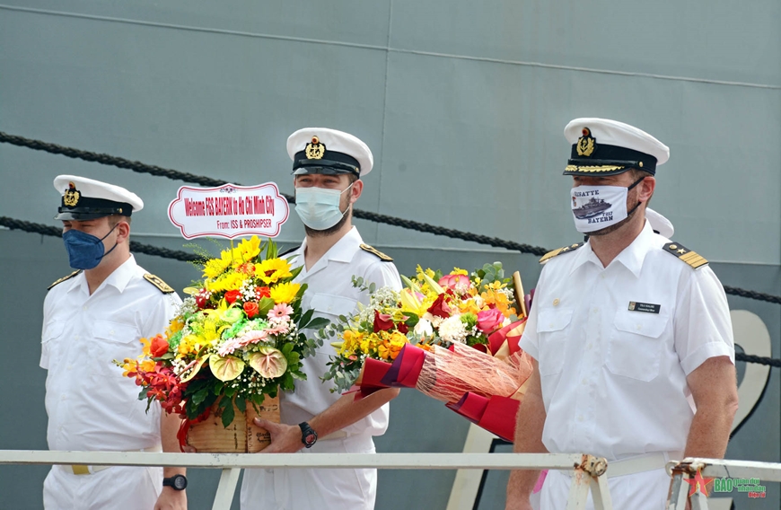 Tàu hải quân Cộng hòa Liên bang Đức thăm xã giao TP Hồ Chí Minh
