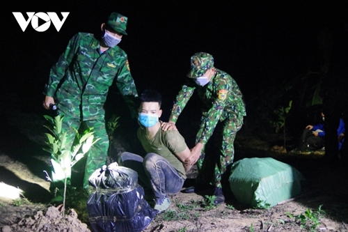 Bộ đội Biên phòng tỉnh Quảng Trị bắt vụ buôn lậu gần 280kg pháo hoa