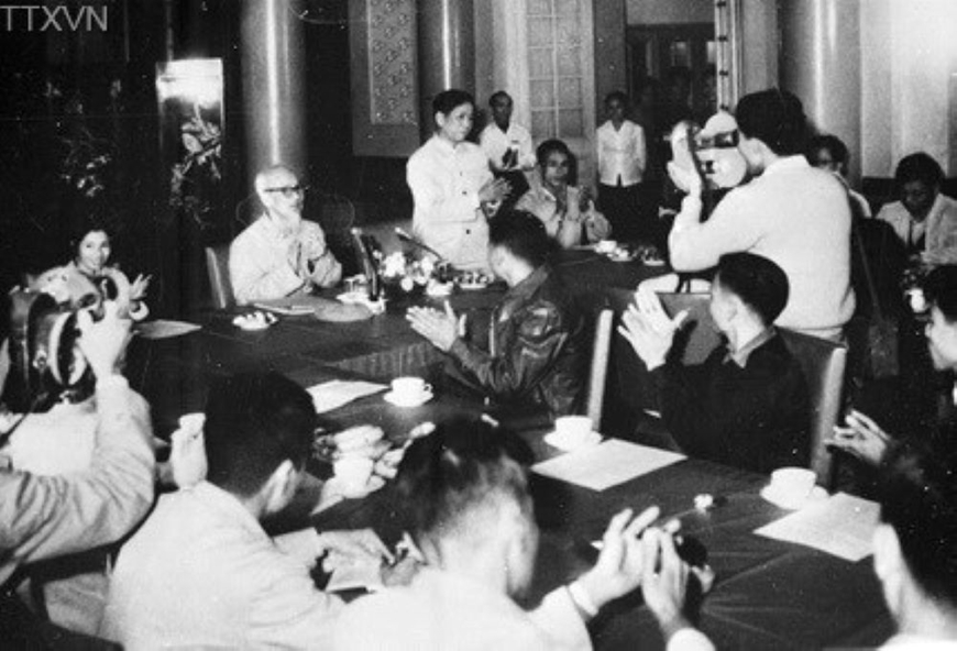 Ngày 22-1-1968: Bác Hồ gửi thư khen quân dân Việt Bắc