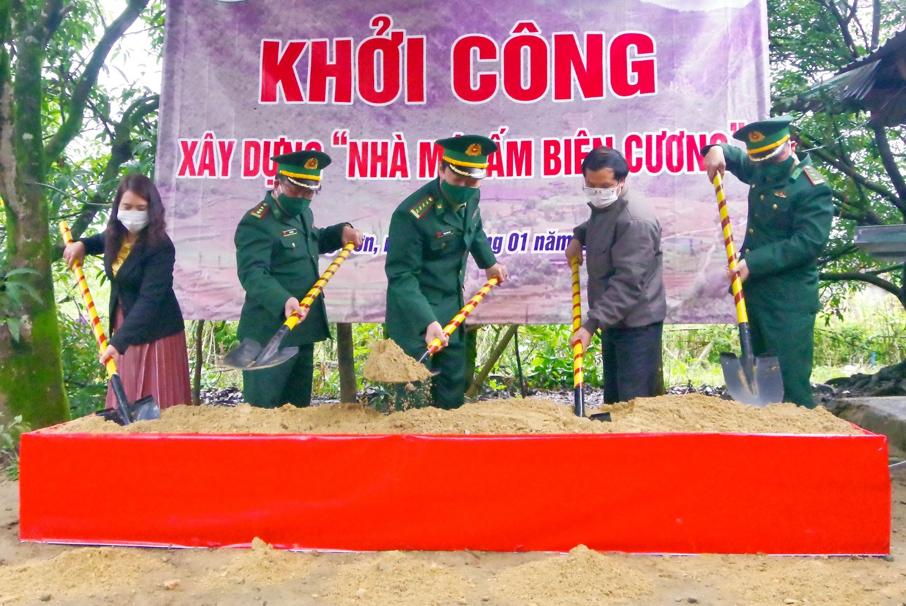 Khởi công xây dựng nhà “Mái ấm biên cương” tặng người nghèo biên giới

