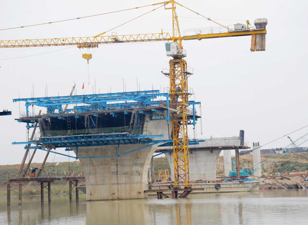 Cao tốc Bắc - Nam dồn sức thi công, đẩy nhanh tiến độ