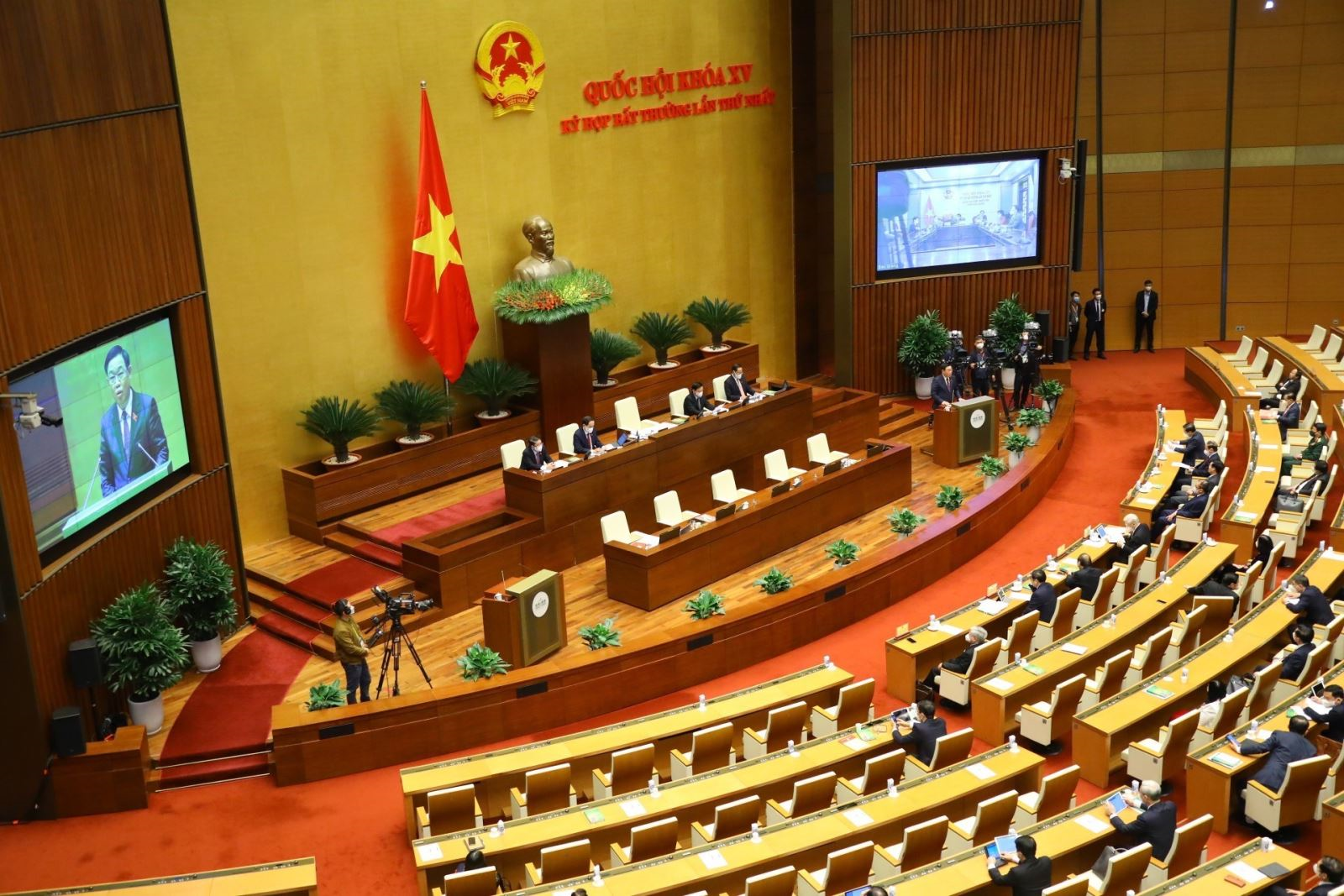 Chung sức, đồng lòng lo việc nước