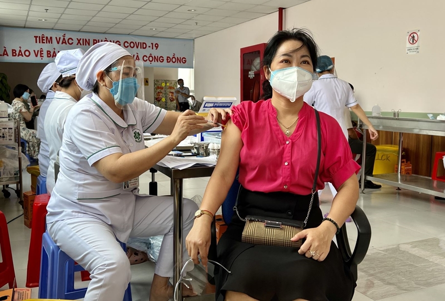 Ca nhiễm Covid tối 11-1: Cả nước thêm 16.035 ca mắc mới; F0 Hà Nội tiếp tục "leo thang"