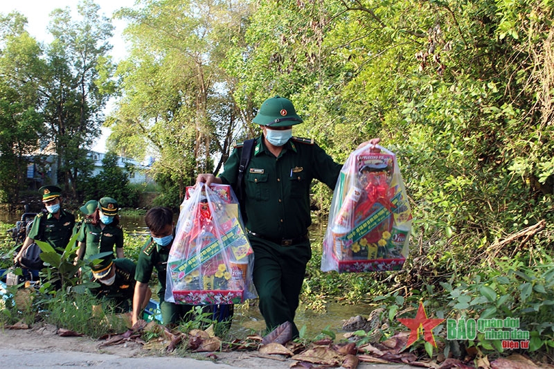 Tết đến sớm với dân nghèo miệt thứ An Biên