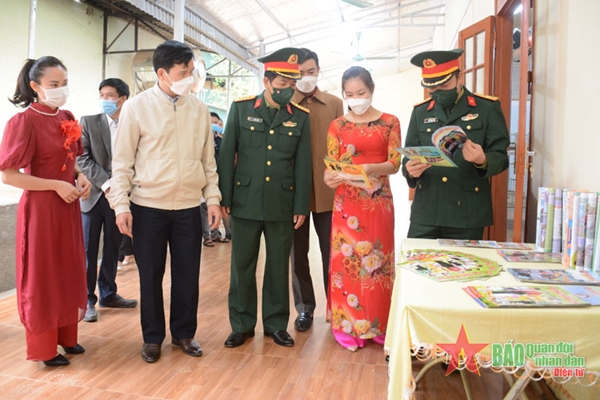 Bộ Chỉ huy quân sự tỉnh Điện Biên khánh thành và bàn giao nhà ở bán trú Trường Trung học cơ sở Núa Ngam