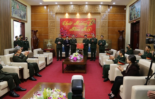 Đại tướng Tô Lâm chúc Tết Bộ tư lệnh Quân khu 1