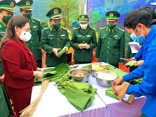 Chương trình “Xuân Biên phòng - ấm lòng dân bản” tại Quảng Bình