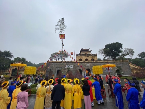 Lễ dựng cây Nêu và thả cá chép đón năm mới tại Hoàng thành Thăng Long