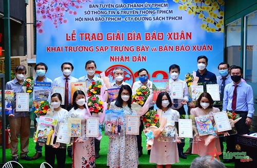 Thành phố Hồ Chí Minh trao 11 giải bìa báo Xuân Nhâm Dần năm 2022