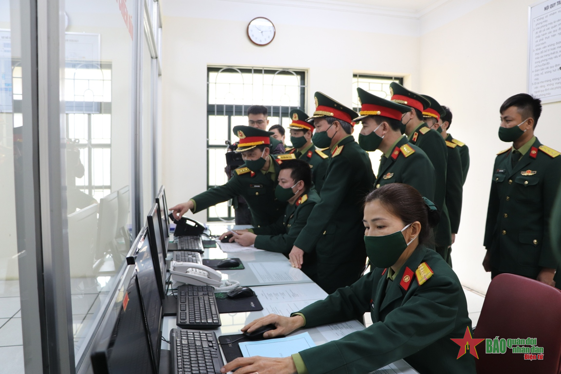 Thủ trưởng Tổng cục Chính trị kiểm tra, chúc Tết một số đơn vị