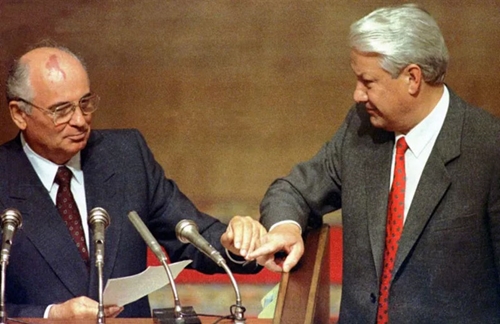 Những tài liệu mật từng được Gorbachev trao cho người kế nhiệm Nga Eltsin