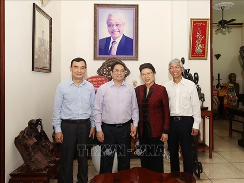 Thủ tướng Phạm Minh Chính dâng hương tưởng niệm các đồng chí nguyên lãnh đạo Chính phủ 