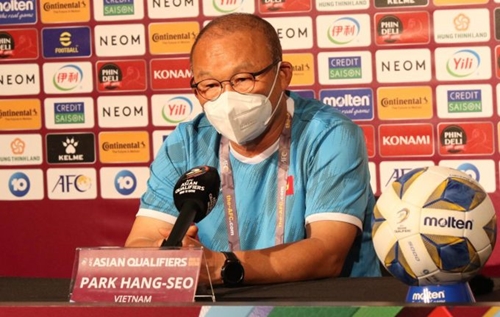 Huấn luyện viên Park Hang-seo: Đội tuyển Việt Nam cố gắng giành một điểm trước Australia