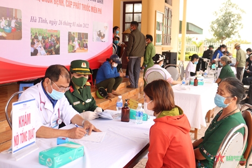 Chương trình “Xuân đoàn kết, Tết thắm tình quân dân” tại Hà Tĩnh