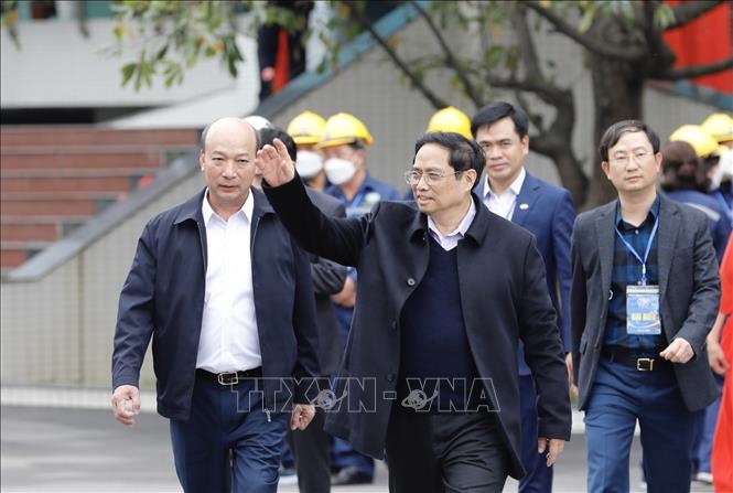 Thủ tướng Phạm Minh Chính: Đẩy mạnh tiêm chủng vắc xin, thiết lập vùng xanh, luồng xanh an toàn