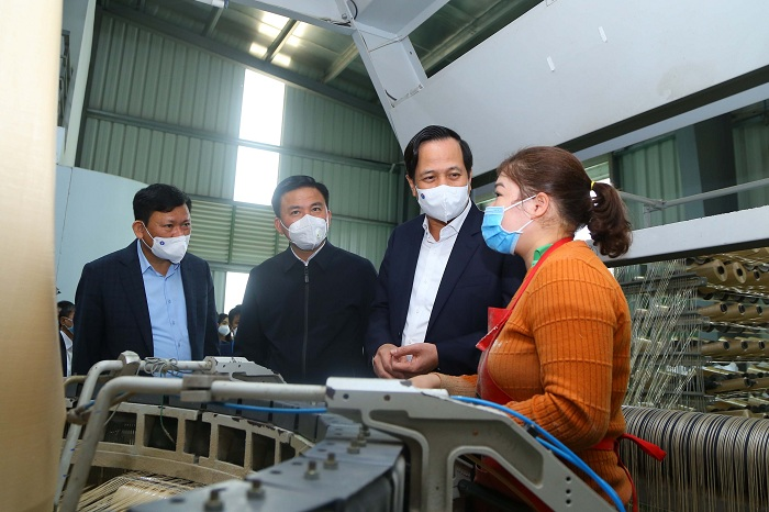 Khắc phục đứt gãy thị trường lao động