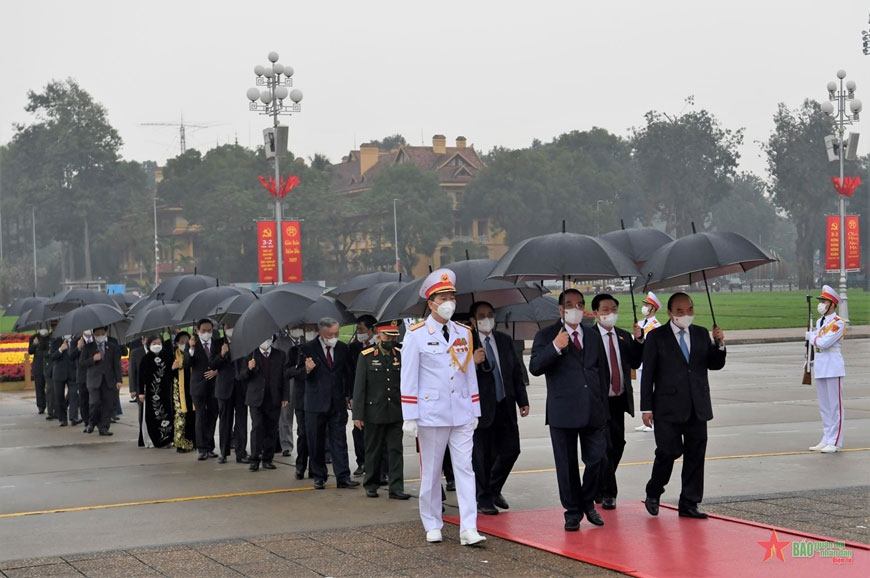 Lãnh đạo Đảng, Nhà nước, Quân ủy Trung ương, Bộ Quốc phòng vào Lăng viếng Chủ tịch Hồ Chí Minh