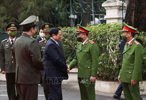 Thủ tướng Phạm Minh Chính kiểm tra công tác ứng trực Tết của lực lượng công an Hà Nội