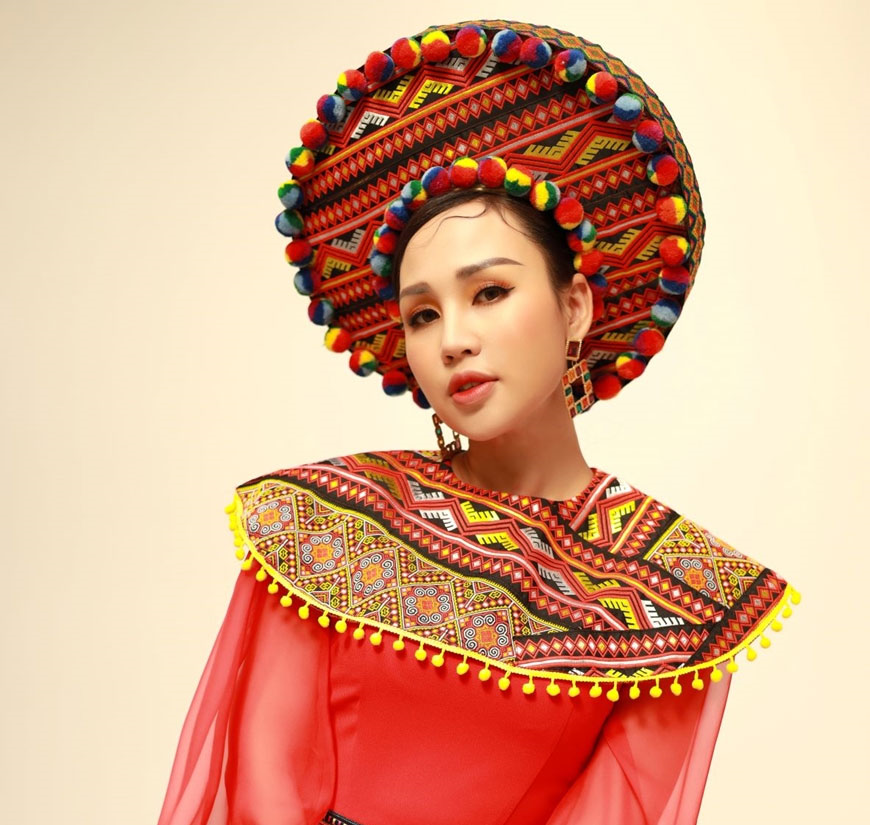 Sức trẻ trong âm nhạc về Đảng của Sao mai Khánh Ly và Tạ Duy Tuấn