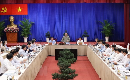 Thủ tướng Phạm Minh Chính họp với các bộ, ngành, địa phương, đơn vị liên quan đến dự án cao tốc Bắc - Nam 