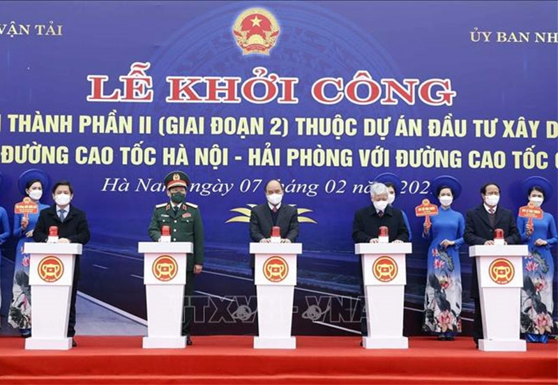 Chủ tịch nước Nguyễn Xuân Phúc: Giao thông mở đường, thúc đẩy phát triển kinh tế - xã hội