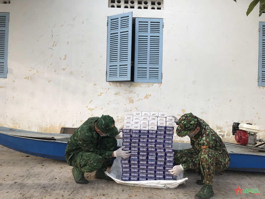 Bộ đội Biên phòng An Giang bắt giữ 1.000 bao thuốc lá lậu