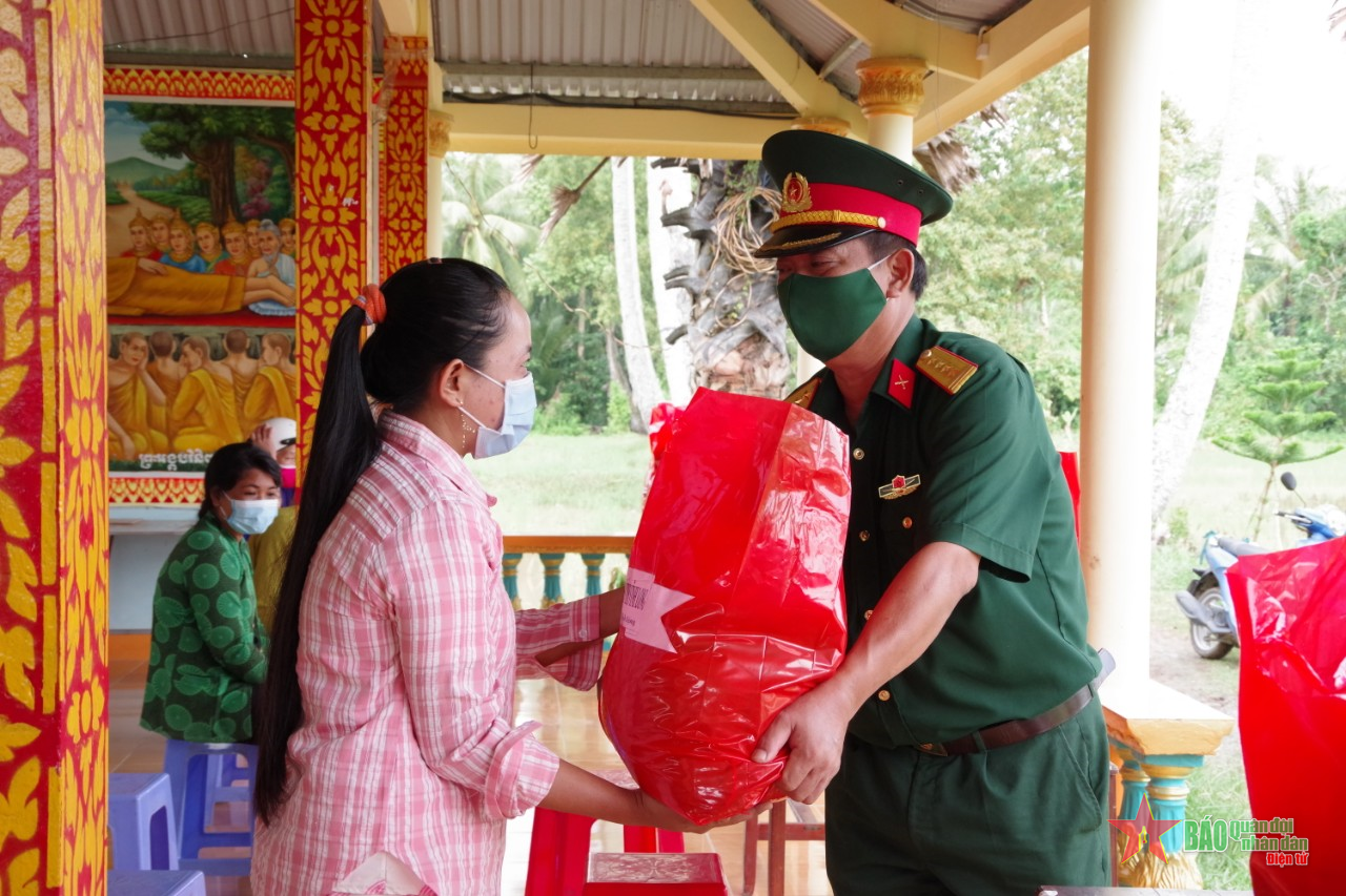Quân-dân đồng lòng chống dịch