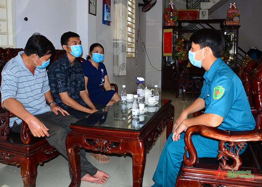 Đảng viên trẻ tình nguyện nhập ngũ