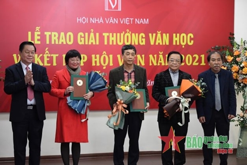 Trao giải thưởng Hội Nhà văn Việt Nam năm 2021
