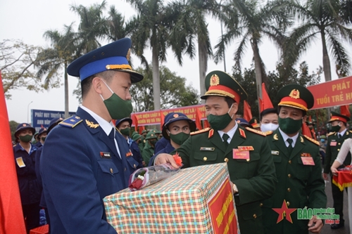 Thượng tướng Vũ Hải Sản dự lễ giao, nhận quân tại huyện Hải Hậu, tỉnh Nam Định